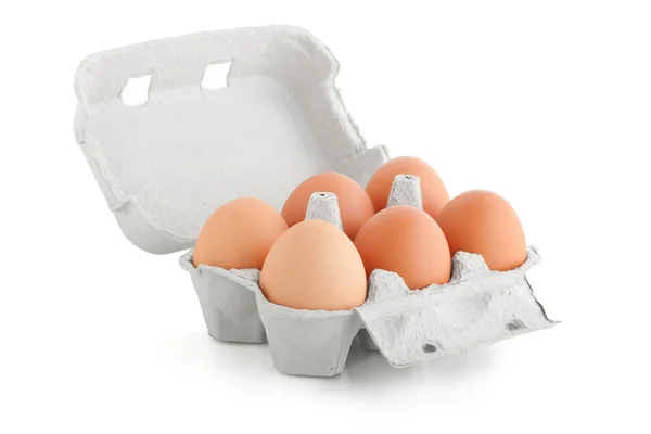 Boîte en carton avec six œufs — Photo