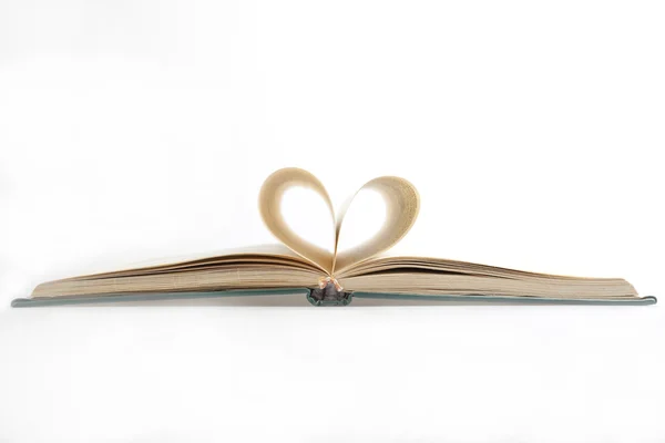 Strony książek w kształcie serca — Zdjęcie stockowe