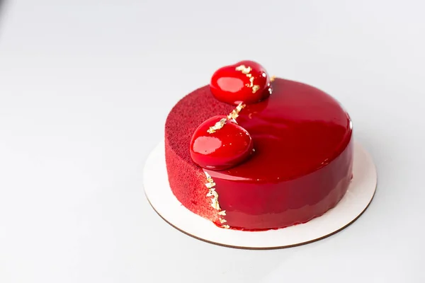 Espelho Vermelho Meio Vidrado Entremets Veludo Com Mini Corações Ouro — Fotografia de Stock