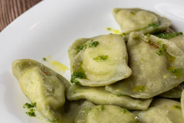 Traditional Ukrainian Dish Vareniki Served Bowl Greaves Basil Sauce Close — Stock Photo, Image