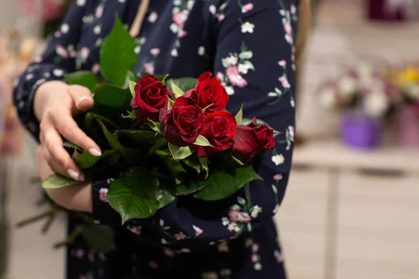 Ramo Rosas Rojas Idea Regalo Para Día San Valentín Florista —  Fotos de Stock