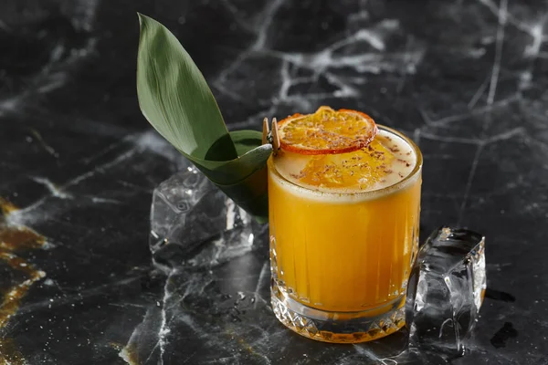Mai Tai Trendy Alcoholische Cocktail Met Rum Likeur Siroop Limoensap Stockfoto
