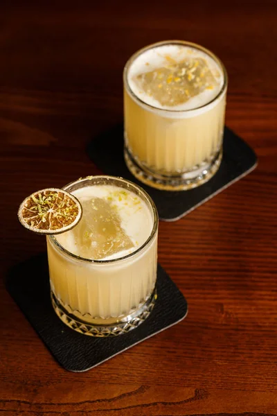 Des Cocktails Chauds Cocktail Mezcal Alcool Scotch Whiskey Penicillin Drink — Photo