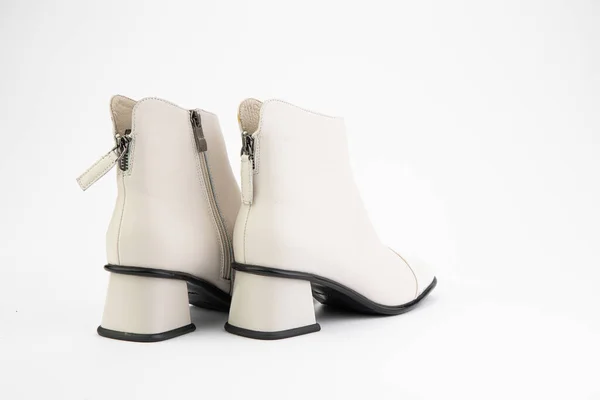 Bottines Automne Femme Cuir Blanc Avec Zip Talons Moyens Fond — Photo