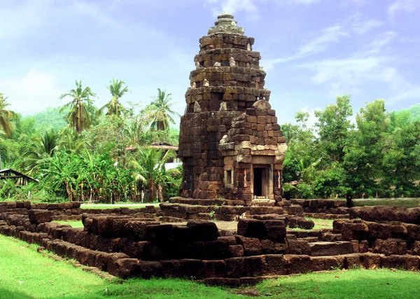 Tempel ruïnes in de jungle — Stockfoto