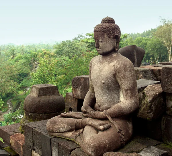 Buddha-Skulptur aus der Antike — Stockfoto