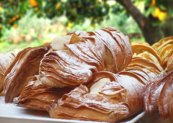 Italienische Torte im Garten — Stockfoto