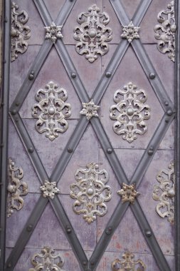 antika demir kapı süsleri