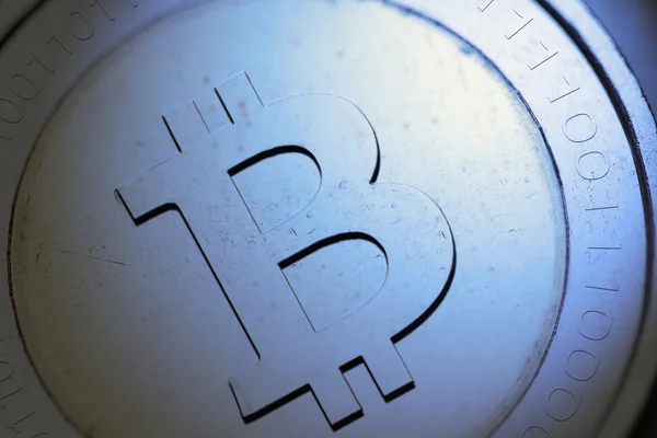 Bitcoin símbolo eletrônico — Fotografia de Stock