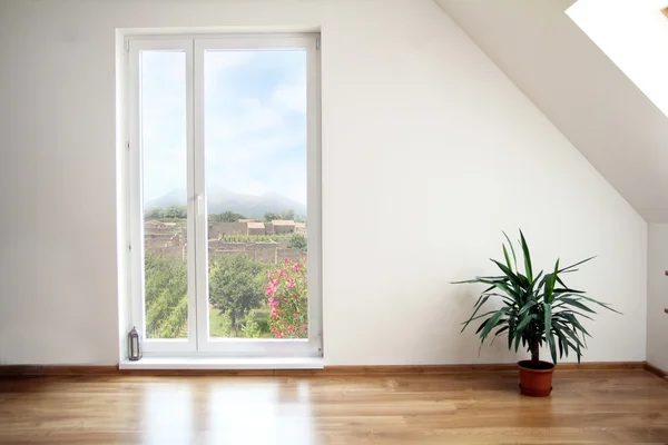 Loft boş oda
