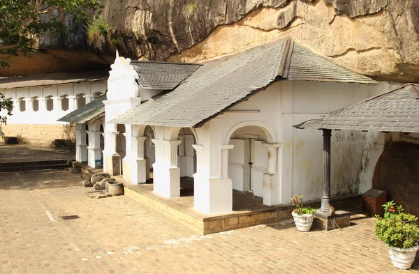 スリランカ紛争に関する中曽根ダンブッラの黄金寺院 — ストック写真