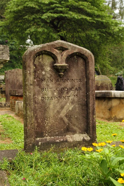 Kyrkogården tombstone — Stockfoto