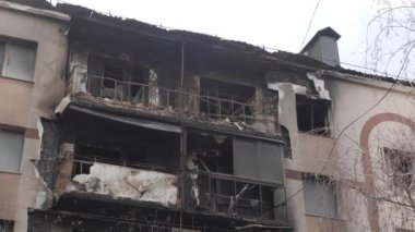 2022 Rus işgali Ukrayna savaş suçları Bucha işgali Ukrayna 'nın yıkımına yol açtı Mariupol Rusya' nın saldırısını bombaladı. Savaş sonrası Ukrayna 'nın bombalanan şehri Rusya' nın sivil soykırımına uğradı