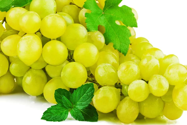 Part of bunch of grapes with green leaf — Stock Photo, Image