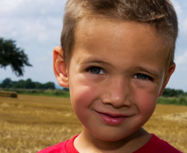 Ler pojke — Stockfoto