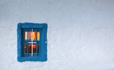 çapraz ile mavi pencere