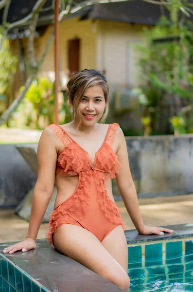Porträt Asiatischer Frauen Badeanzügen — Stockfoto