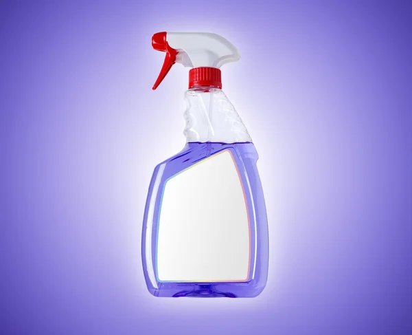 kimyasal temizleyici sprey ile beyaz etiket