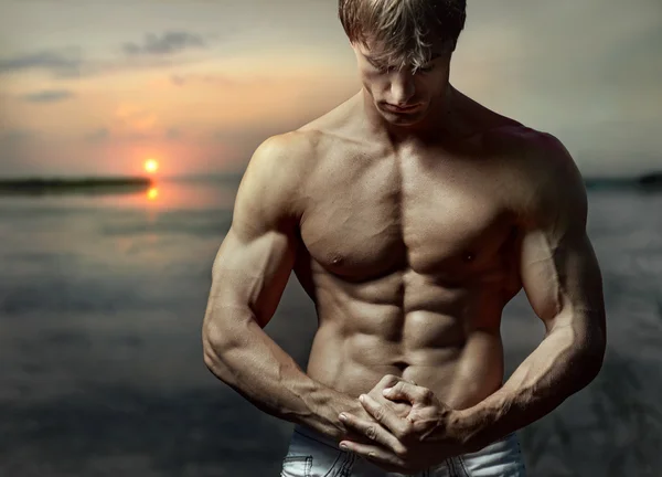 Muscular guy — Stock Photo, Image