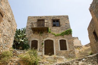 pitoresk eski Çift katlı dengesiz rustik taş ho terk