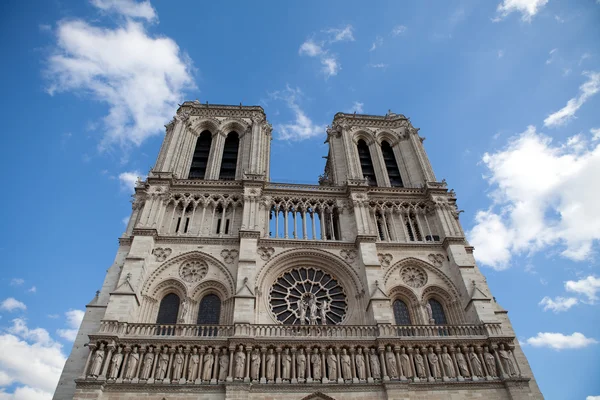 Landmark Gothic cathedral Notre-dame on Cite island in Paris Fra — Stock Photo, Image