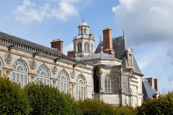 Medieval royal castle Fontainbleau near Paris in France and gard — Stock Photo, Image