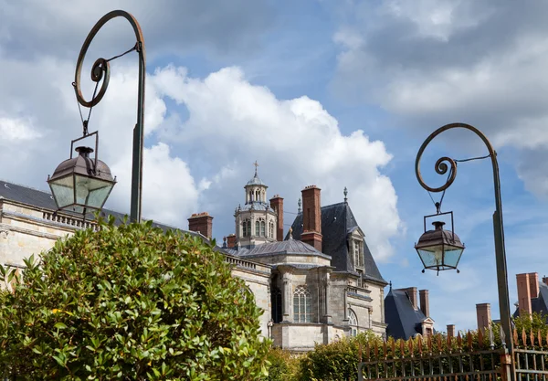 Castelo real medieval Fontainbleau perto de Paris em França e Gard — Fotografia de Stock