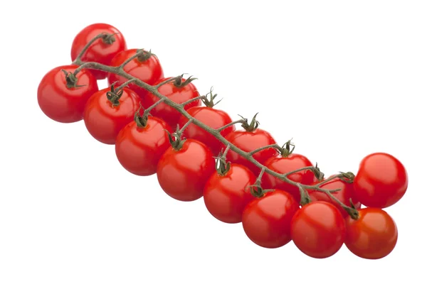 Manojo de tomates rojos maduros cereza primer plano aislado — Foto de Stock