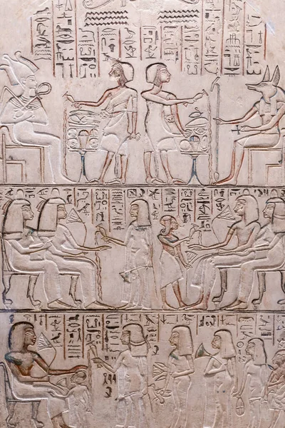 Jeroglíficos egipcios y dibujos antiguos sobre tablillas de arcilla y fondo de papiros. El arte de Egipto y las antiguas civilizaciones de África. —  Fotos de Stock
