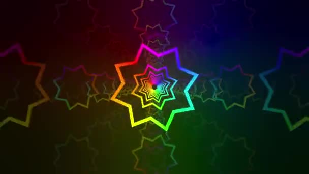 Tunnel géométrique abstrait 3d. Les formes d'étoiles arc-en-ciel colorées se déplacent en perspective sur un fond noir vide. Spectacle, vacances, concept de performance — Video