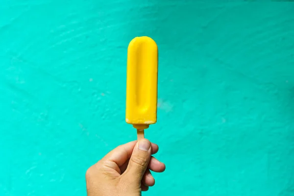Ice Cream Cone Hand Minimal Color Background Isolated Summer Food — Fotografia de Stock
