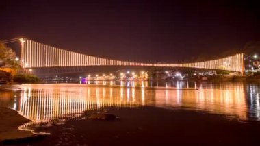 Laxman Jhula Gece Zamanlamasında
