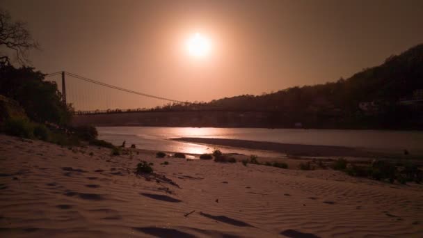 Zachód Słońca Timelapse Rishikesh Niedaleko Laxman Jhula — Wideo stockowe