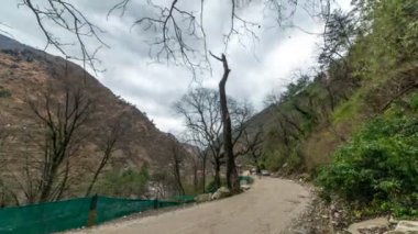 Himalayalar ormanlarında kötü hava