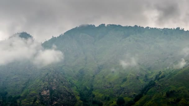 Bulutlar Dağlarda Himachal Zaman Kaybına Uğruyor — Stok video