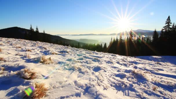 Coucher de soleil sur la montagne — Video