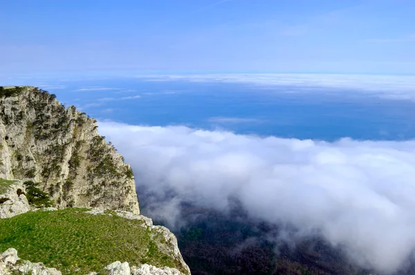 Bella vista sulle rocce e sui campi. Natura della Crimea centrale — Foto Stock