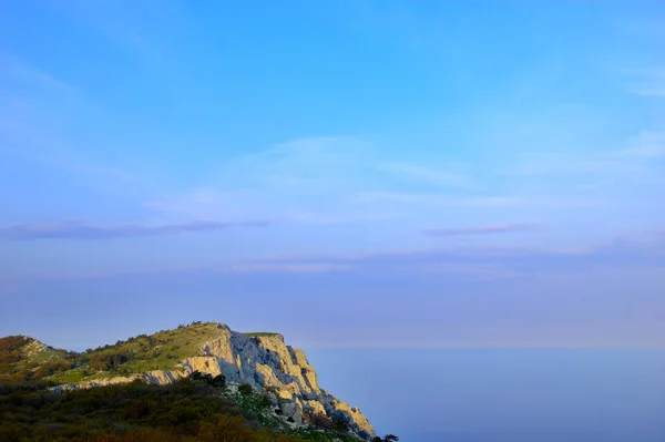 Un paisaje de campo de verano inspirador. — Foto de Stock