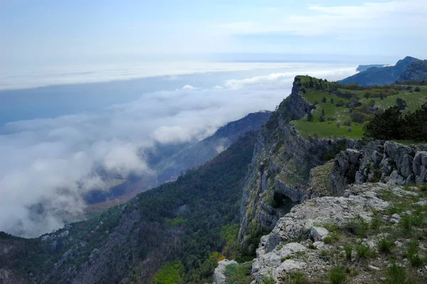 Bella vista sulle rocce e sui campi. Natura della Crimea centrale — Foto Stock