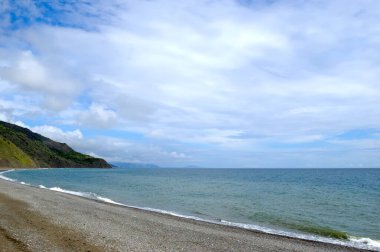  Mavi gökyüzü, kayalar ve Kırım Denizi