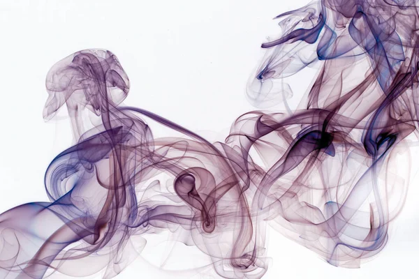 Mouvement de la fumée, Fumée bleue abstraite sur fond blanc, fond bleu, fond encre bleue — Photo