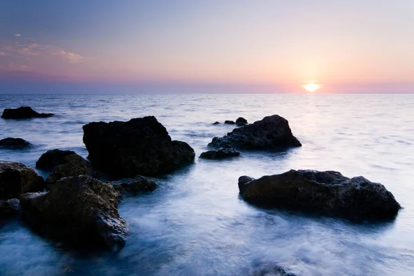 Sunset over sea. Beautiful colorful sunset over the Black Sea in Crimea. Ukraine. — Stock Fotó