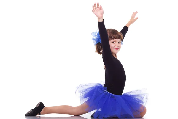 Танцовщица в красивом голубом платье, изолированная на белом фоне — стоковое фото