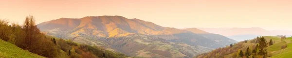 Carpathian mountains, Ukraine. Mountains during sunset. Beautiful natural landscape in the summer time — стокове фото
