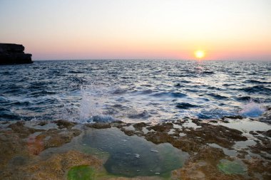 Güzel deniz manzarası. Kırım, Avrupa ve Ukrayna 'nın Rocky batı maliyeti