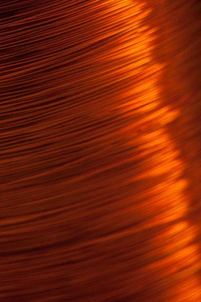 Elektronik aletler için bakır tel. Merkeze odaklı ve sağ ve solun bulanık kenarlı. Elektrik endüstrisindeki elektronik bileşenlerin üretimi için tasarlandı..