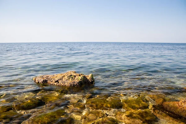 Bellissimo paesaggio marino. Costo di ovest roccioso del Crimea, Europa, Ucraina — Foto Stock