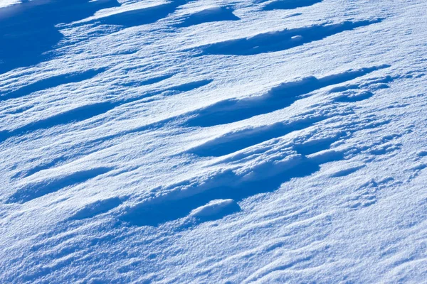 Montañas Cárpatas en invierno. Paisaje invernal tomado en montañas . — Foto de Stock