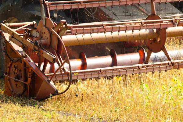 Trator Moderno Campo Com Complexo Para Arado Conceito Trabalho Campo — Fotografia de Stock