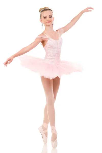 Молодая Балерина Белой Пачке Танцующая Пуантах Руками Над Головой Студии — стоковое фото